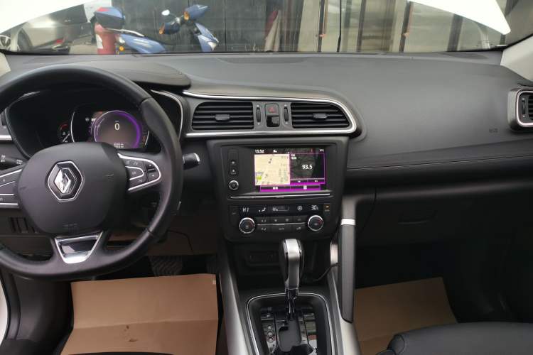 Used Renault Kadjar 2016 2.0L Two-Wheel-Drive Luxury Edition Audio And AC Panel