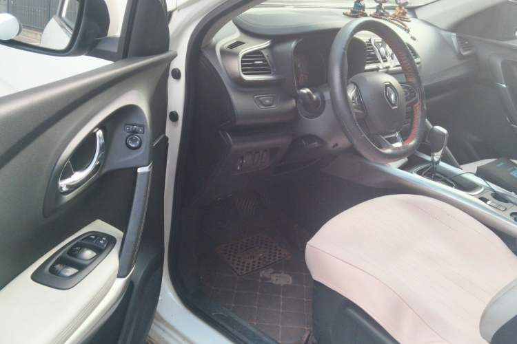 Used Renault Kadjar 2016 2.0L Two-Wheel-Drive Luxury Edition Driver Seat
