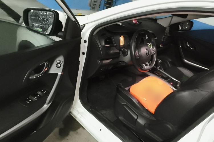 Used Renault Kadjar 2016 2.0L Two-Wheel-Drive Luxury Edition Driver Seat