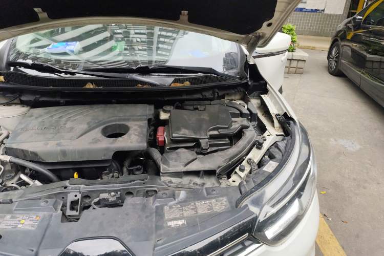 Used Renault Kadjar 2016 2.0L Two-Wheel-Drive Luxury Edition Engine Bay Left
