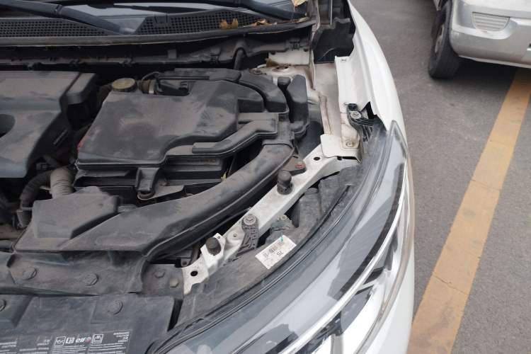 Used Renault Kadjar 2016 2.0L Four-Wheel Drive Ultimate Edition Engine Bay Left