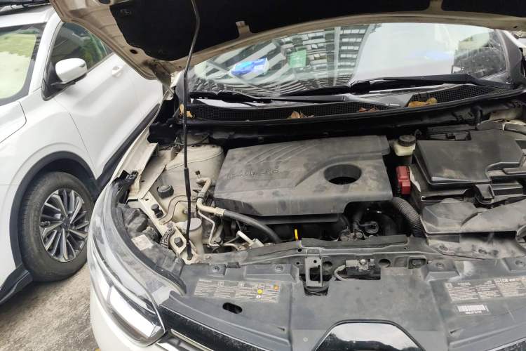 Used Renault Kadjar 2016 2.0L Two-Wheel-Drive Luxury Edition Engine Bay Right