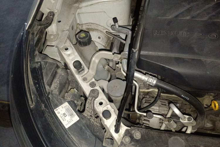 Used Renault Kadjar 2016 2.0L Two-Wheel-Drive Luxury Edition Engine Bay Right