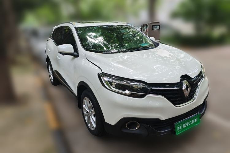 Used Renault Kadjar 2016 2.0L Two-Wheel-Drive Luxury Edition Front Right 45 Deg