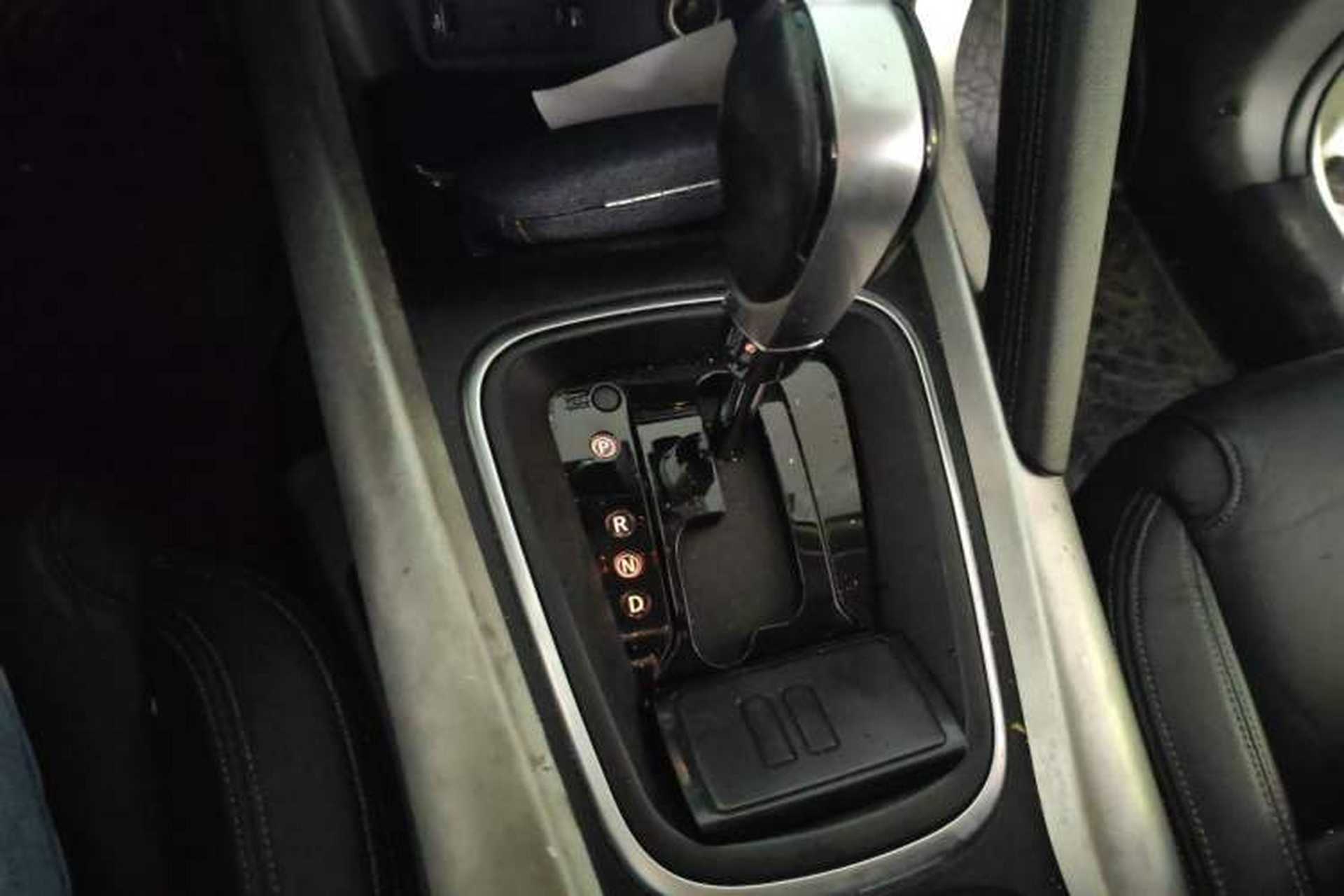Used Renault Kadjar 2016 2.0L Four-Wheel Drive Ultimate Edition Gear Lever