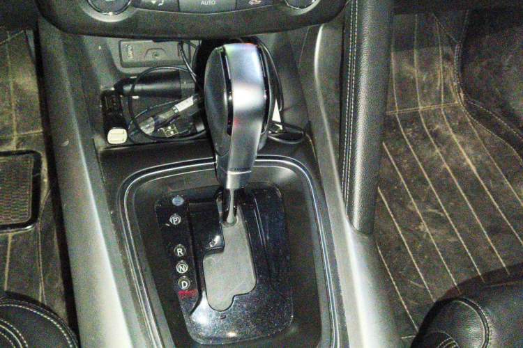 Used Renault Kadjar 2016 2.0L Two-Wheel-Drive Luxury Edition Gear Lever