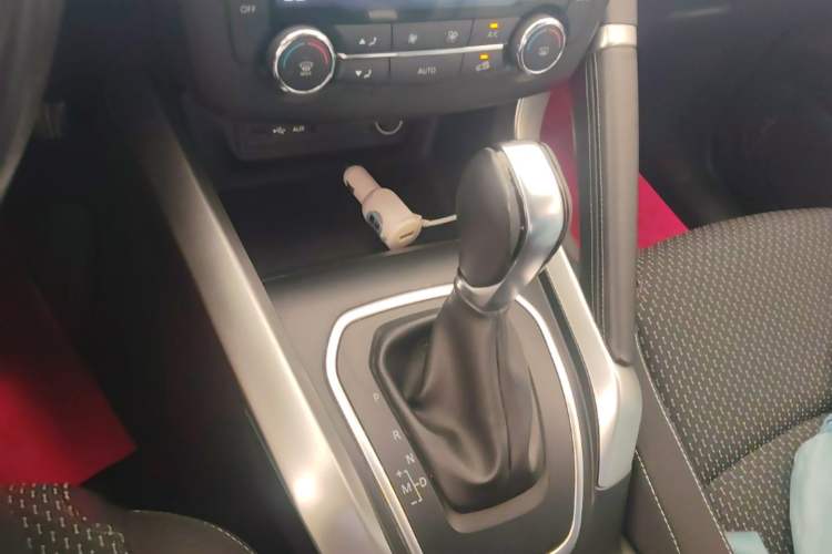 Used Renault Kadjar 2016 2.0L Two-Wheel Drive Leading Edition Gear Lever