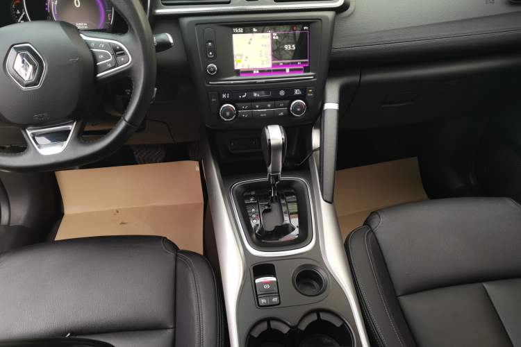 Used Renault Kadjar 2016 2.0L Two-Wheel-Drive Luxury Edition Gear Lever
