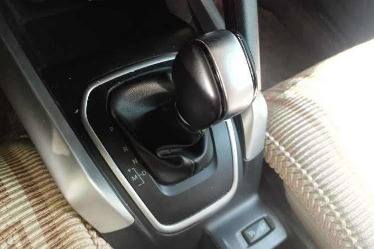 Used Renault Kadjar 2016 2.0L Two-Wheel Drive Leading Edition Gear Lever