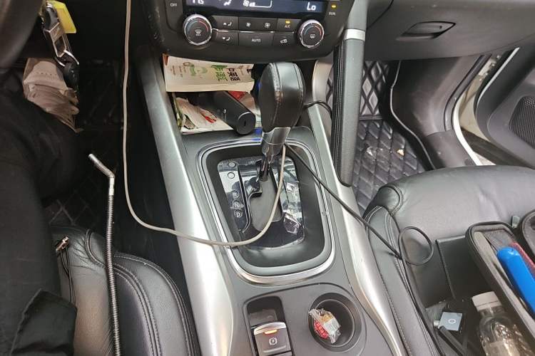 Used Renault Kadjar 2016 2.0L Two-Wheel-Drive Luxury Edition Gear Lever