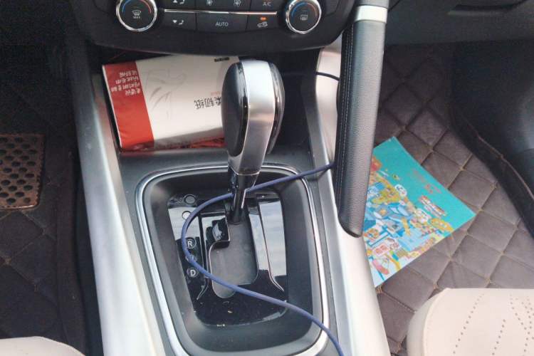Used Renault Kadjar 2016 2.0L Two-Wheel-Drive Luxury Edition Gear Lever