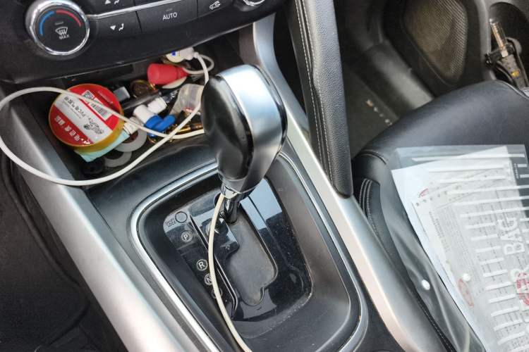 Used Renault Kadjar 2016 2.0L Two-Wheel-Drive Luxury Edition Gear Lever