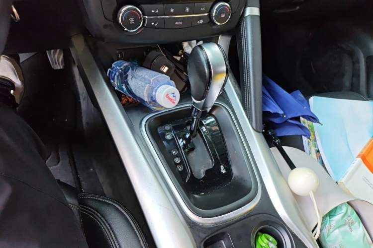 Used Renault Kadjar 2016 2.0L Two-Wheel-Drive Luxury Edition Gear Lever