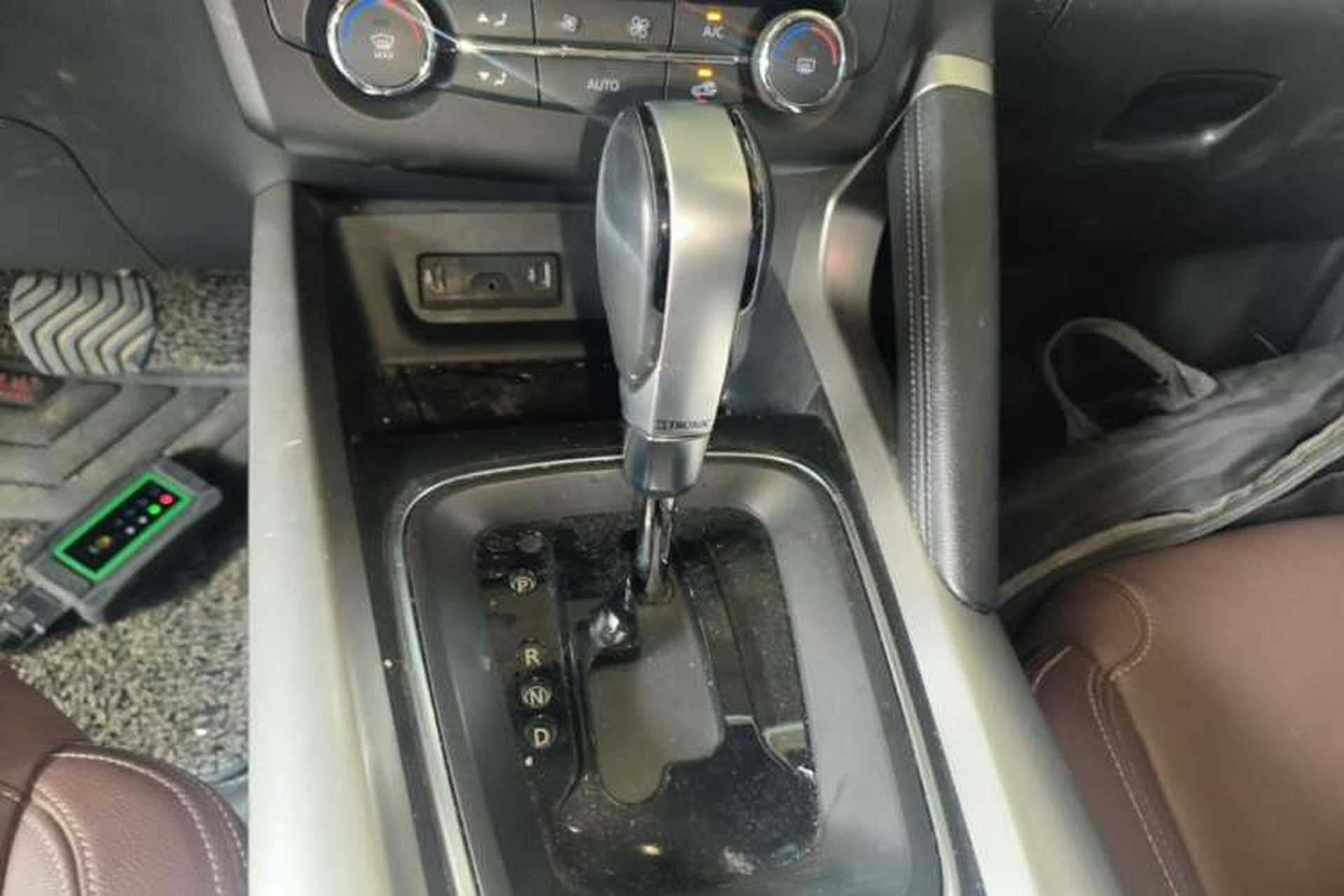 Used Renault Kadjar 2016 2.0L Two-Wheel Drive Prestige Edition Gear Lever