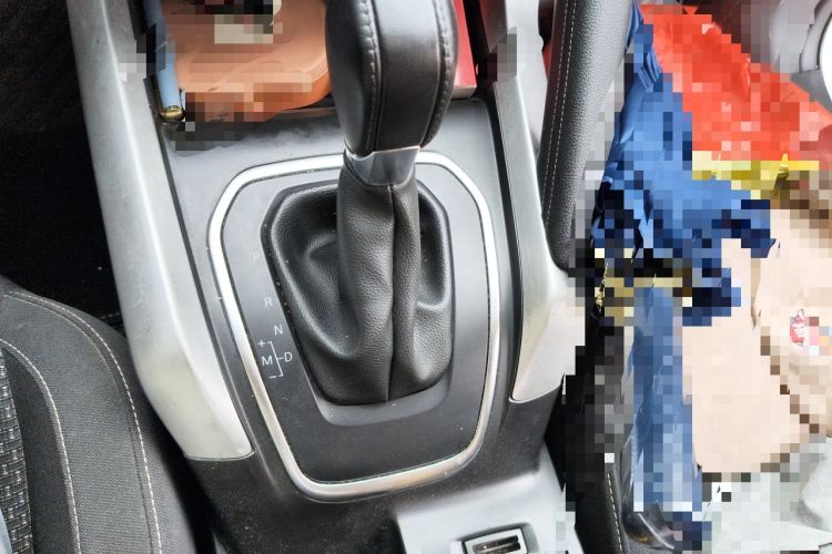 Used Renault Kadjar 2016 2.0L Two-Wheel Drive Comfort Edition Gear Lever