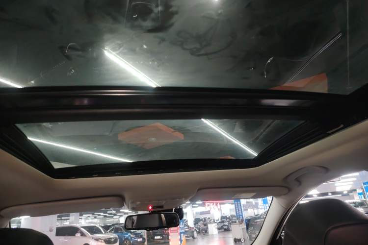 Used Renault Kadjar 2016 2.0L Two-Wheel Drive Prestige Edition Headliner