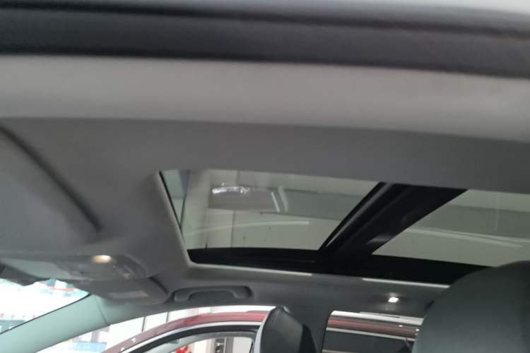 Used Renault Kadjar 2016 2.0L Two-Wheel Drive Leading Edition Headliner