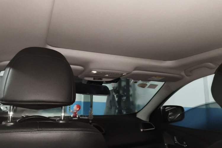 Used Renault Kadjar 2016 2.0L Two-Wheel-Drive Luxury Edition Headliner