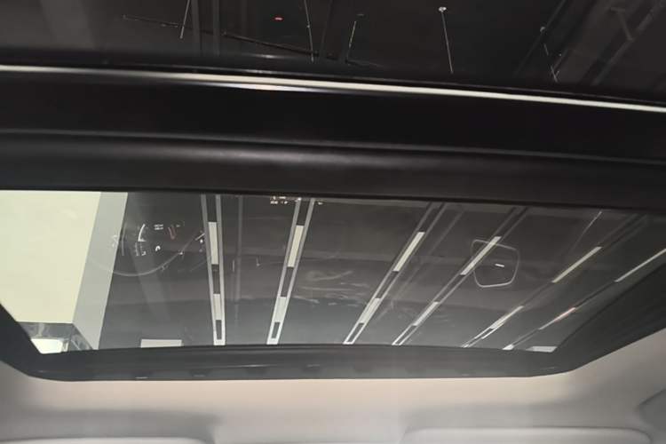 Used Renault Kadjar 2016 2.0L Two-Wheel Drive Prestige Edition Headliner