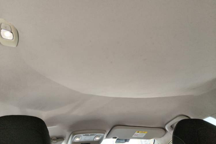Used Renault Kadjar 2016 2.0L Two-Wheel Drive Comfort Edition Headliner