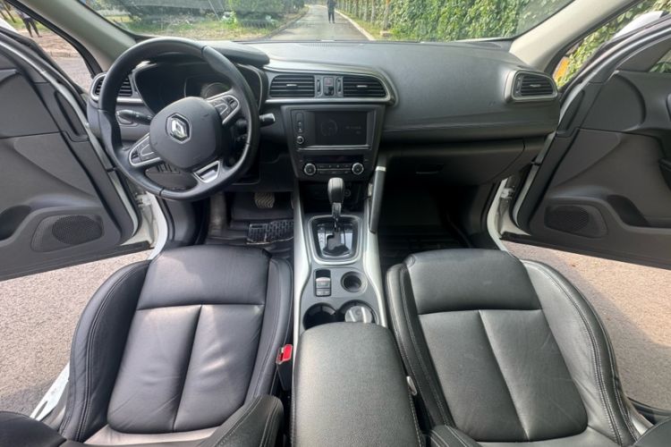 Used Renault Kadjar 2016 2.0L Two-Wheel-Drive Luxury Edition Interior 1
