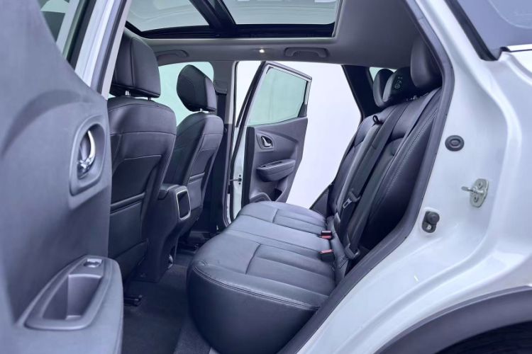 Used Renault Kadjar 2016 2.0L Two-Wheel Drive Prestige Edition Interior 10