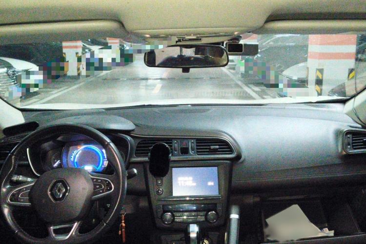 Used Renault Kadjar 2016 2.0L Two-Wheel-Drive Luxury Edition Interior 2