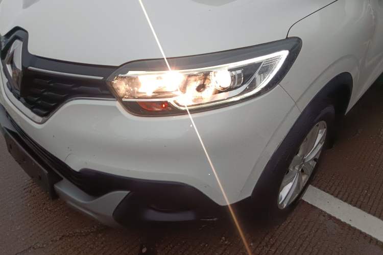 Used Renault Kadjar 2016 2.0L Two-Wheel Drive Comfort Edition Left Front Headlight