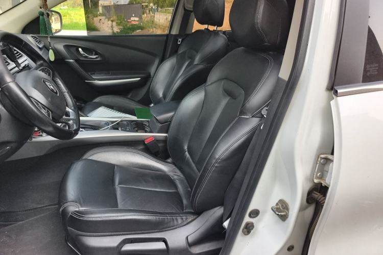 Used Renault Kadjar 2016 2.0L Two-Wheel-Drive Luxury Edition Left Front Seat