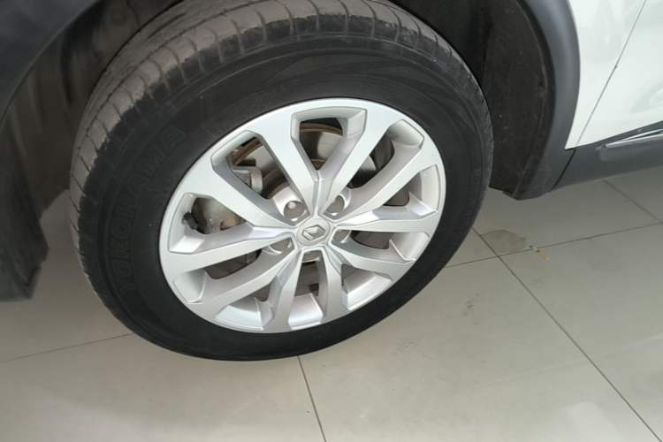 Used Renault Kadjar 2016 2.0L Two-Wheel-Drive Luxury Edition Left Front Wheel Hub