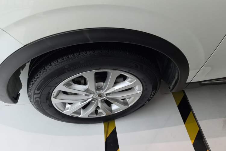 Used Renault Kadjar 2016 2.0L Two-Wheel Drive Leading Edition Left Front Wheel Hub