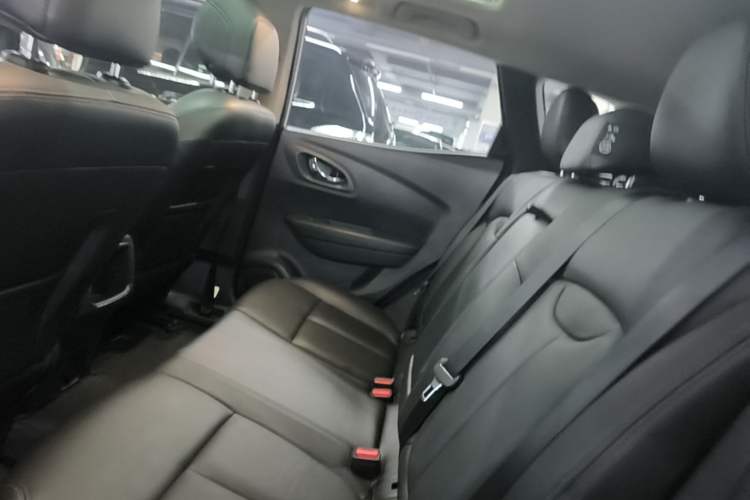 Used Renault Kadjar 2016 2.0L Two-Wheel-Drive Luxury Edition Left Rear Seat