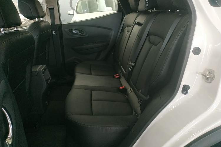 Used Renault Kadjar 2016 2.0L Four-Wheel Drive Ultimate Edition Left Rear Seat