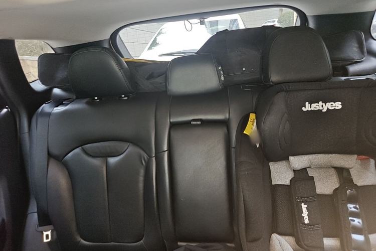 Used Renault Kadjar 2016 2.0L Two-Wheel-Drive Luxury Edition Left Rear Seat