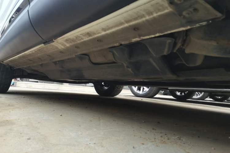 Used Renault Kadjar 2016 2.0L Two-Wheel-Drive Luxury Edition Left Side Sill