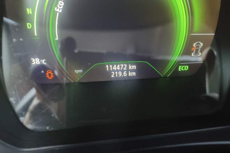 Used Renault Kadjar 2016 2.0L Two-Wheel Drive Leading Edition Odometer Close Up