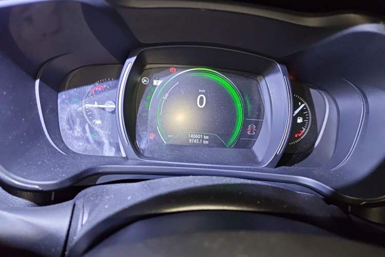 Used Renault Kadjar 2016 2.0L Two-Wheel Drive Leading Edition Odometer Close Up