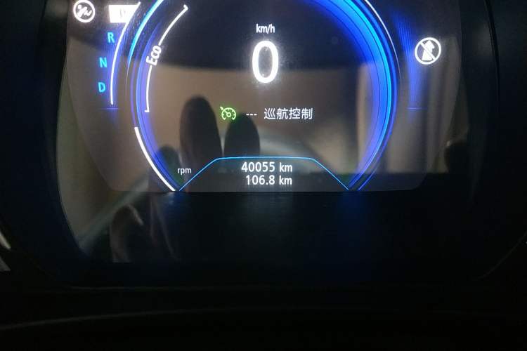 Used Renault Kadjar 2016 2.0L Four-Wheel Drive Ultimate Edition Odometer Close Up