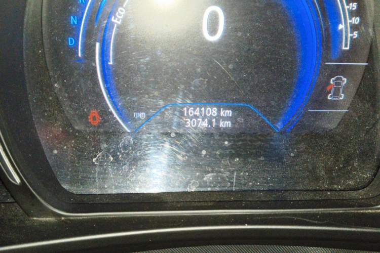 Used Renault Kadjar 2016 2.0L Two-Wheel-Drive Luxury Edition Odometer Close Up