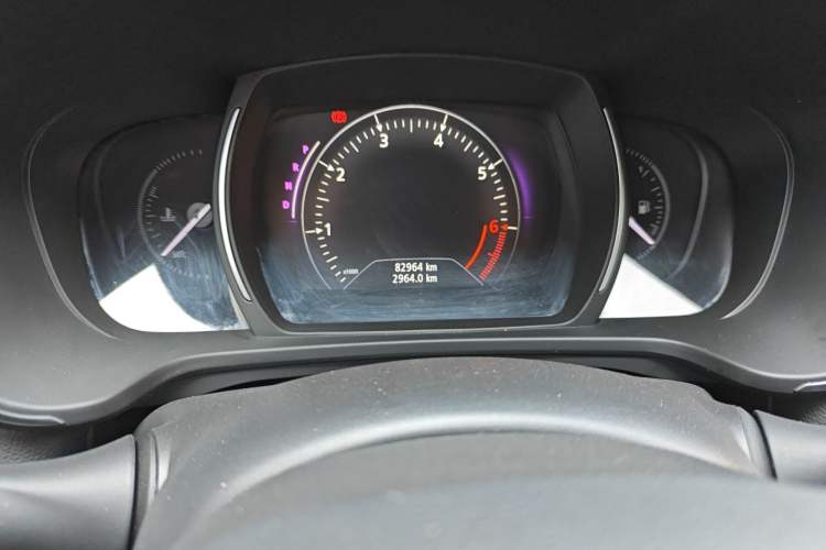 Used Renault Kadjar 2016 2.0L Two-Wheel-Drive Luxury Edition Odometer Close Up