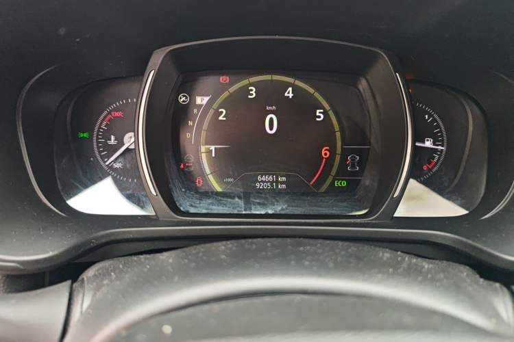 Used Renault Kadjar 2016 2.0L Two-Wheel Drive Leading Edition Odometer Close Up