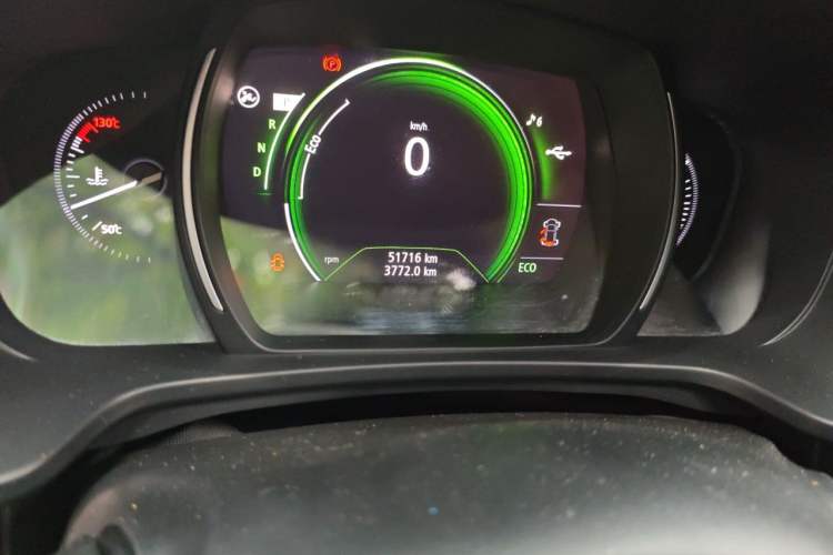 Used Renault Kadjar 2016 2.0L Two-Wheel-Drive Luxury Edition Odometer Close Up