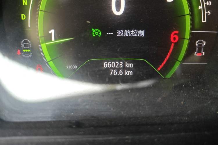Used Renault Kadjar 2016 2.0L Two-Wheel Drive Leading Edition Odometer Close Up