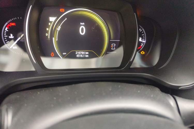 Used Renault Kadjar 2016 2.0L Two-Wheel-Drive Luxury Edition Odometer Close Up