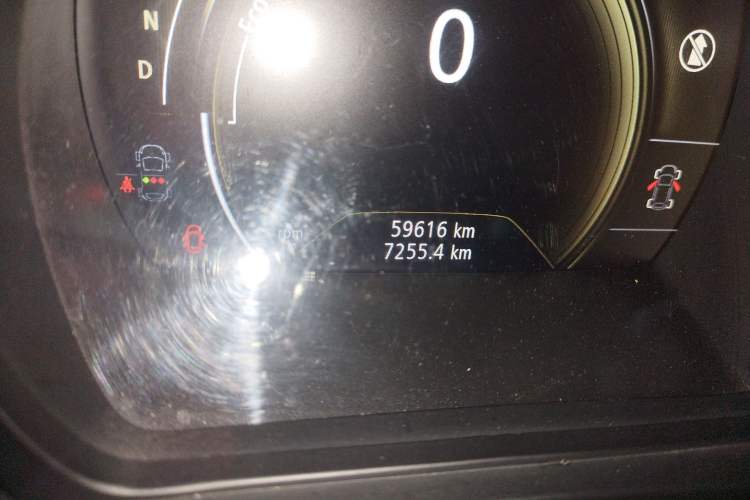 Used Renault Kadjar 2016 2.0L Four-Wheel Drive Ultimate Edition Odometer Close Up