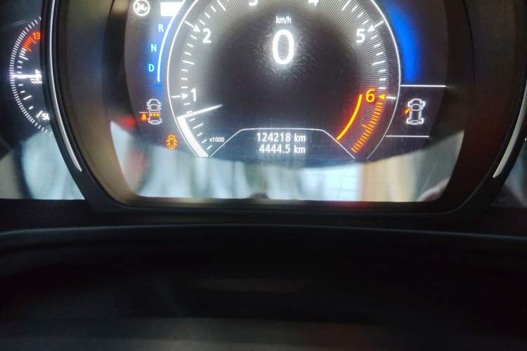 Used Renault Kadjar 2016 2.0L Two-Wheel-Drive Luxury Edition Odometer Close Up