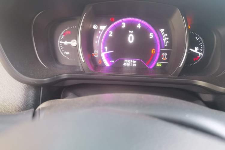 Used Renault Kadjar 2016 2.0L Two-Wheel Drive Leading Edition Odometer Close Up