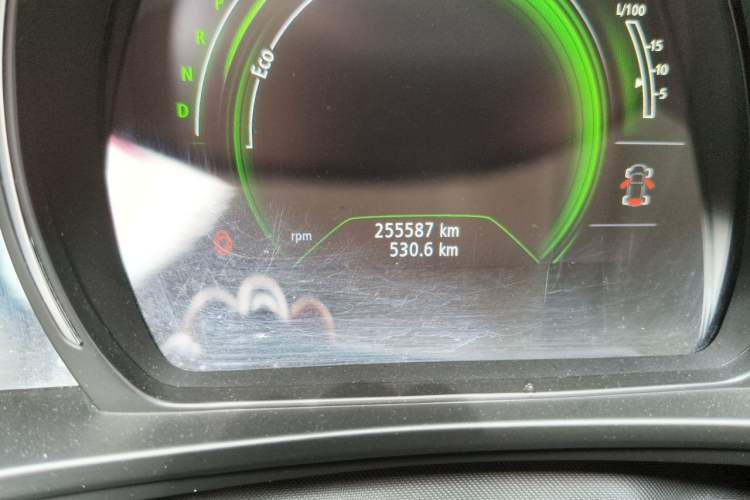 Used Renault Kadjar 2016 2.0L Two-Wheel Drive Comfort Edition Odometer Close Up