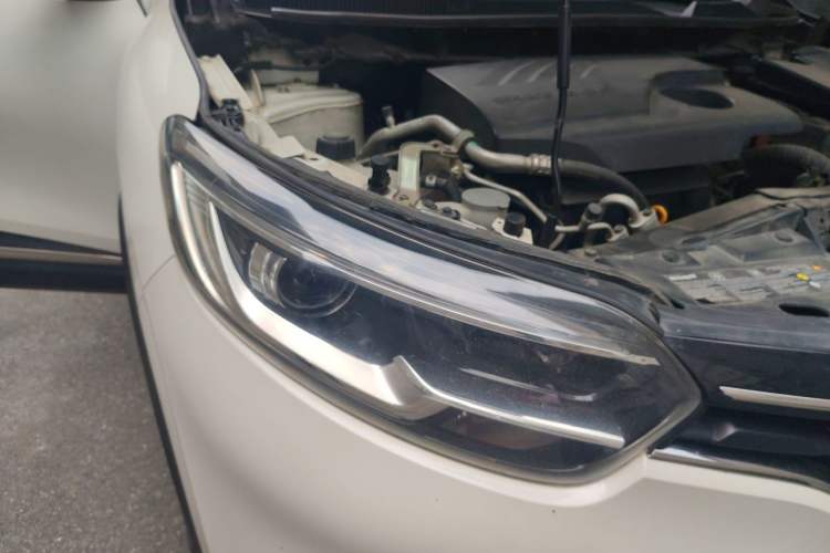 Used Renault Kadjar 2016 2.0L Two-Wheel Drive Prestige Edition Right Front Headlight
