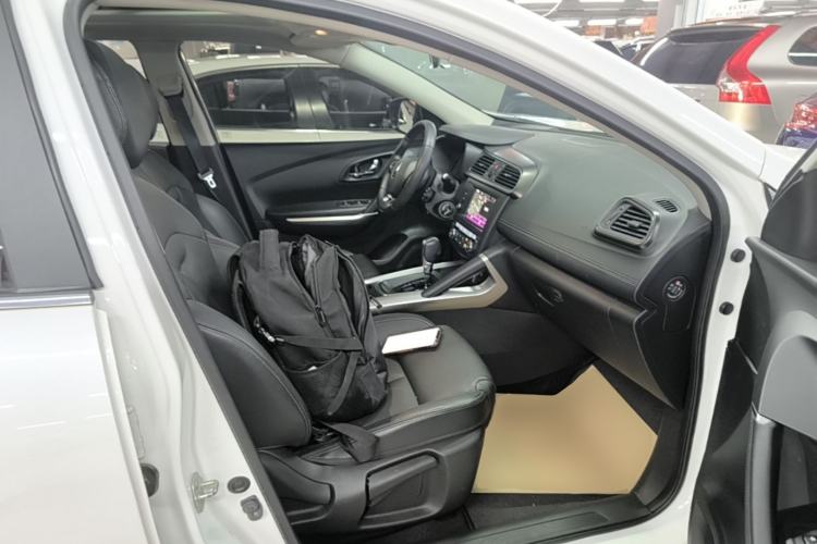 Used Renault Kadjar 2016 2.0L Two-Wheel-Drive Luxury Edition Right Front Seat